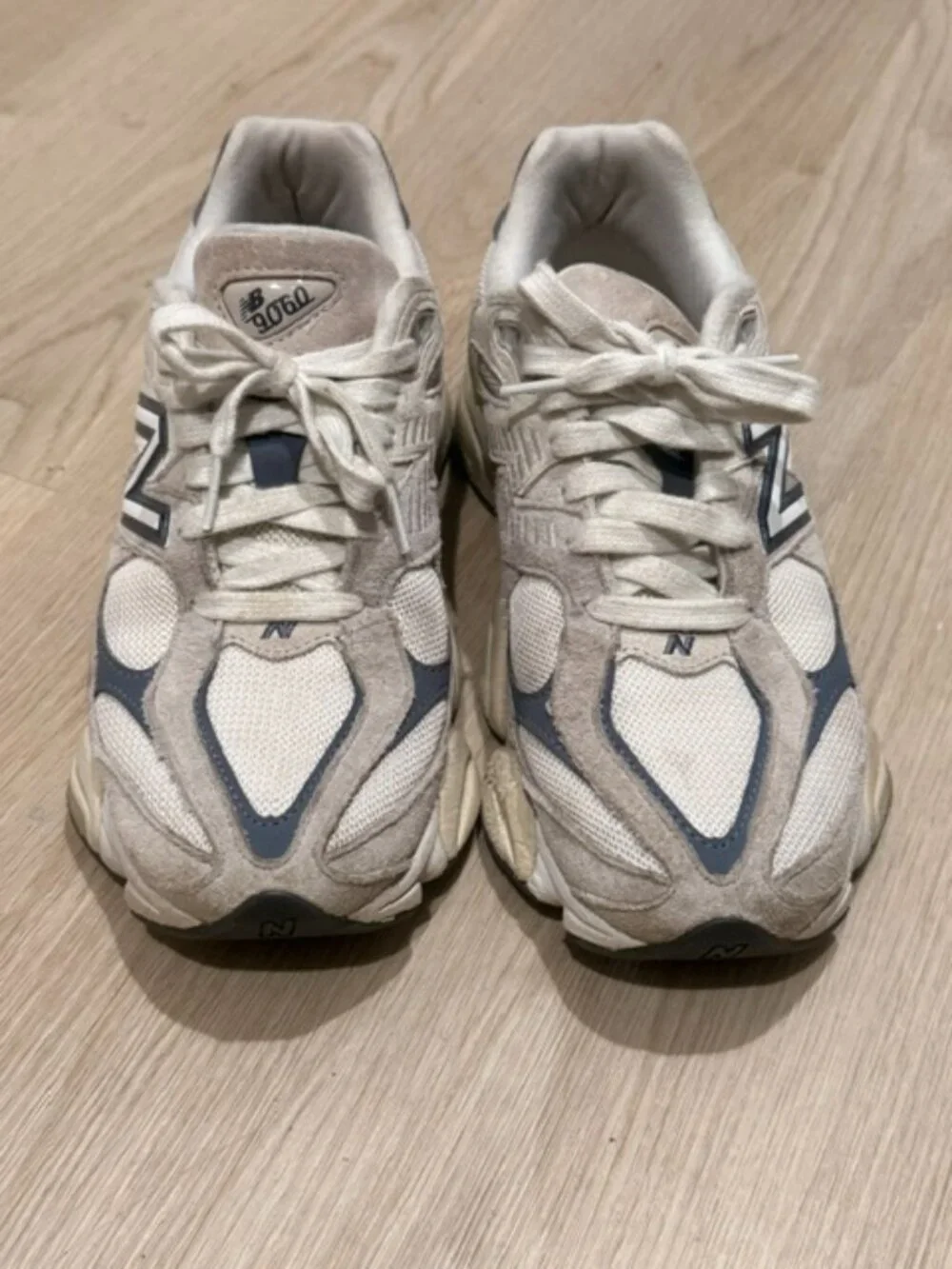 New Balance 9060 White/Gray Women Size 9